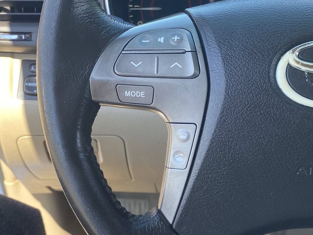 Used 2010 Toyota Highlander Limited FWD image 24