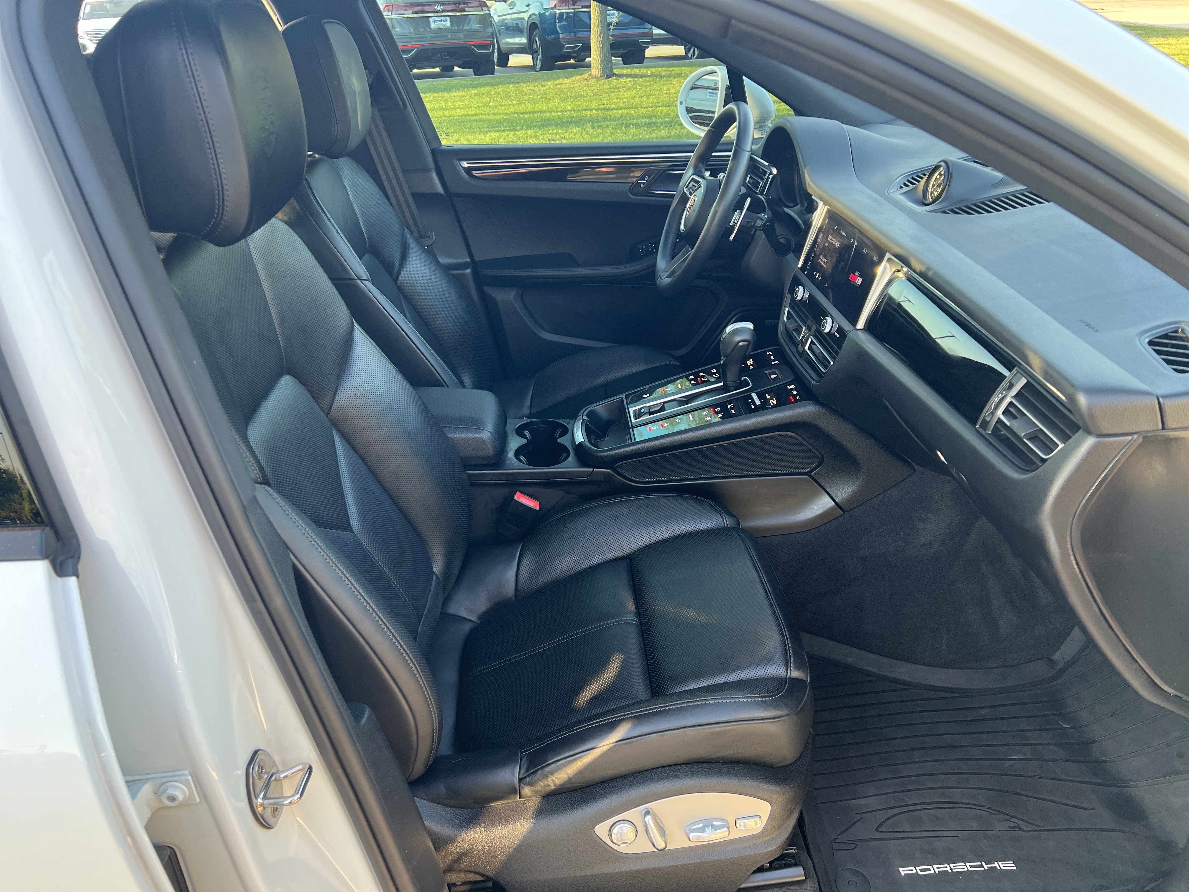 Used 2024 Porsche Macan image 29