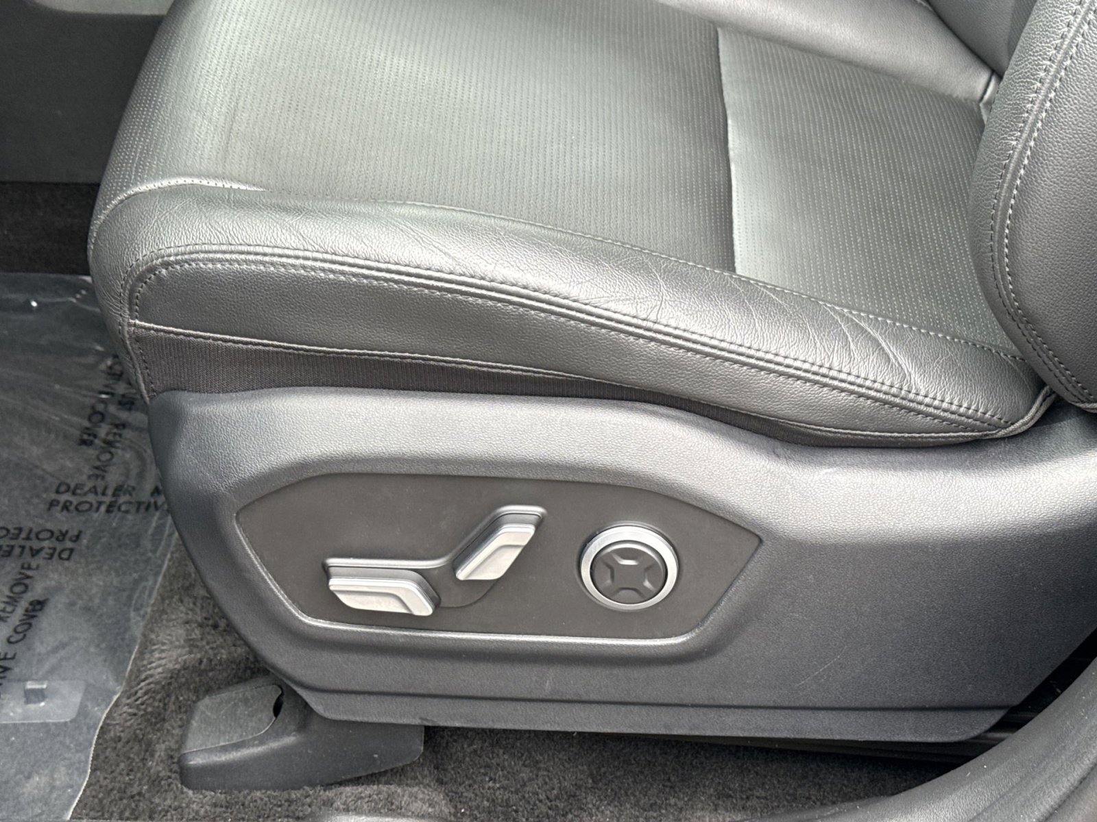 Certified 2025 Hyundai Santa Fe Limited image 14