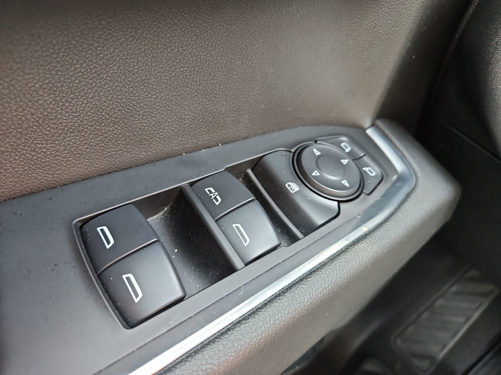 Used 2025 Chevrolet Silverado 1500 LT image 22