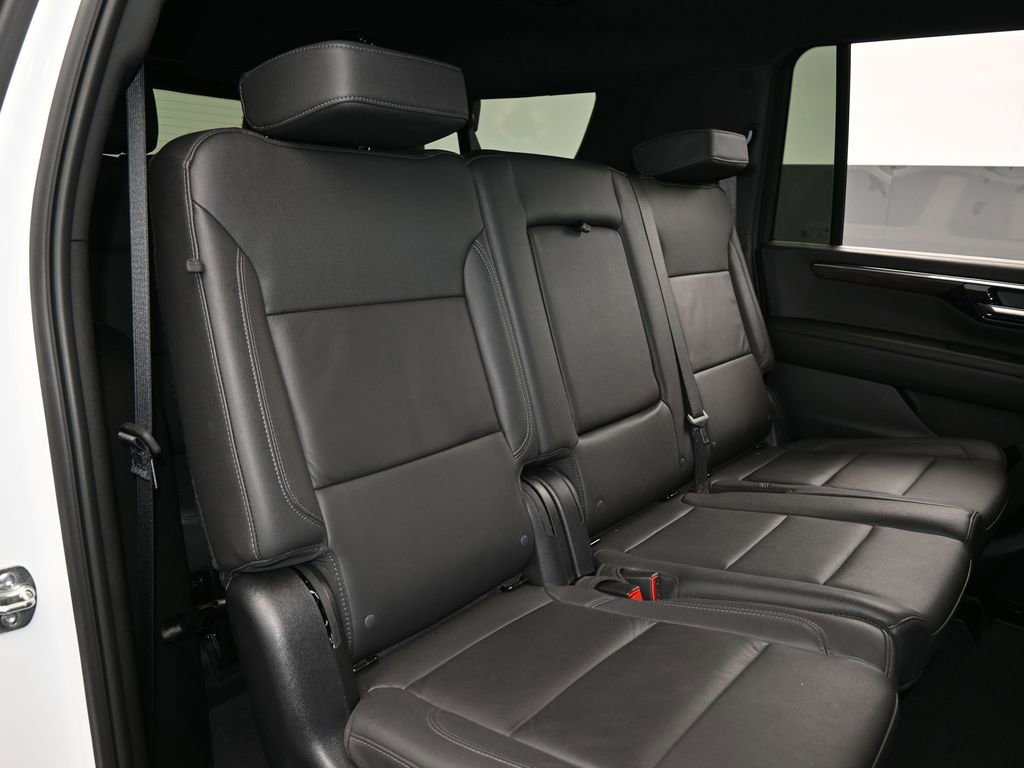 Used 2025 Chevrolet Suburban LT image 47