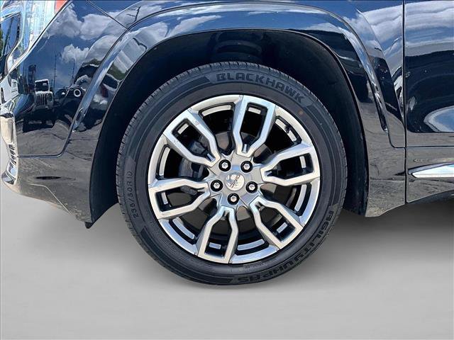 Used 2022 GMC Terrain Denali w/ Denali Premium Package AWD/4WD image 10