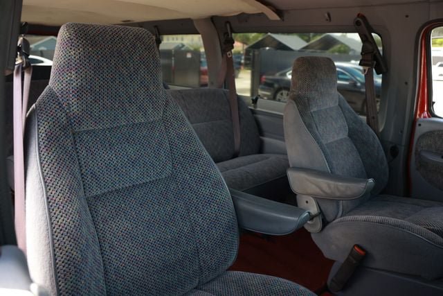 Used 2000 Dodge B3500 RWD image 15