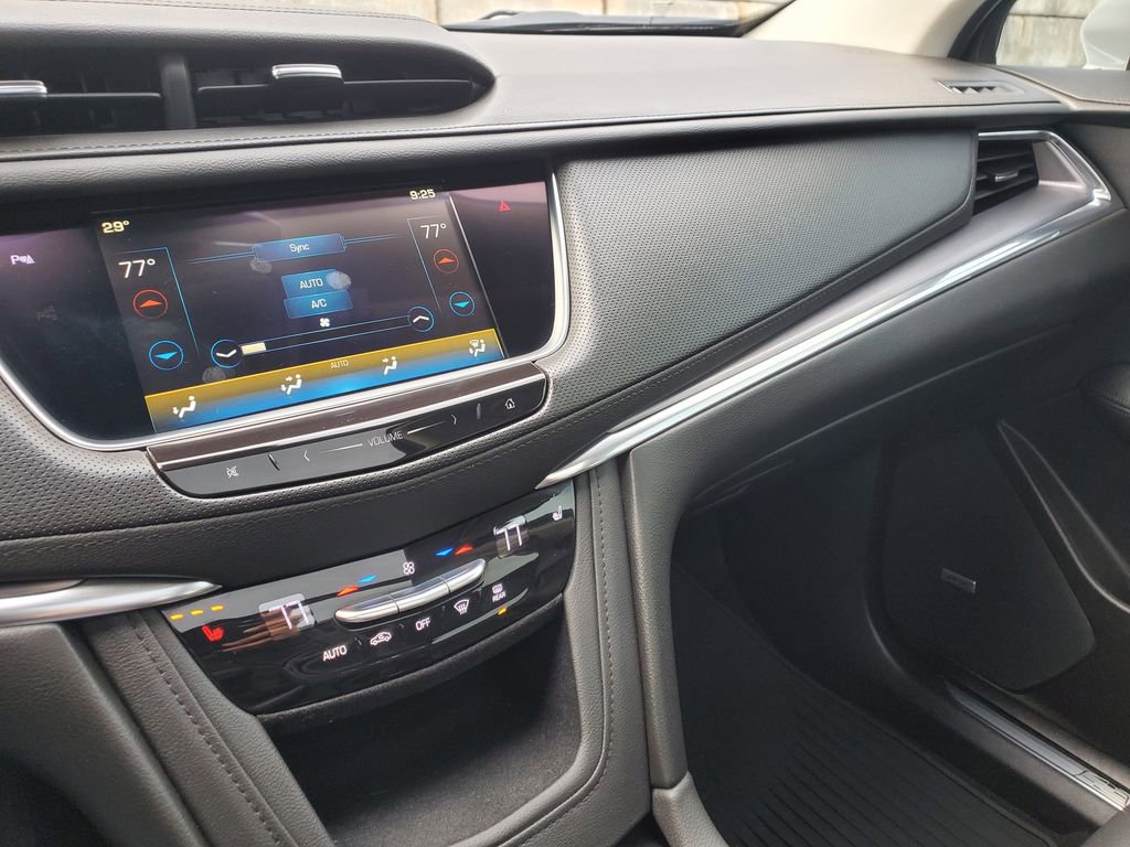 Used 2019 Cadillac XT5 Luxury w/ LPO, Black Ice Package image 23