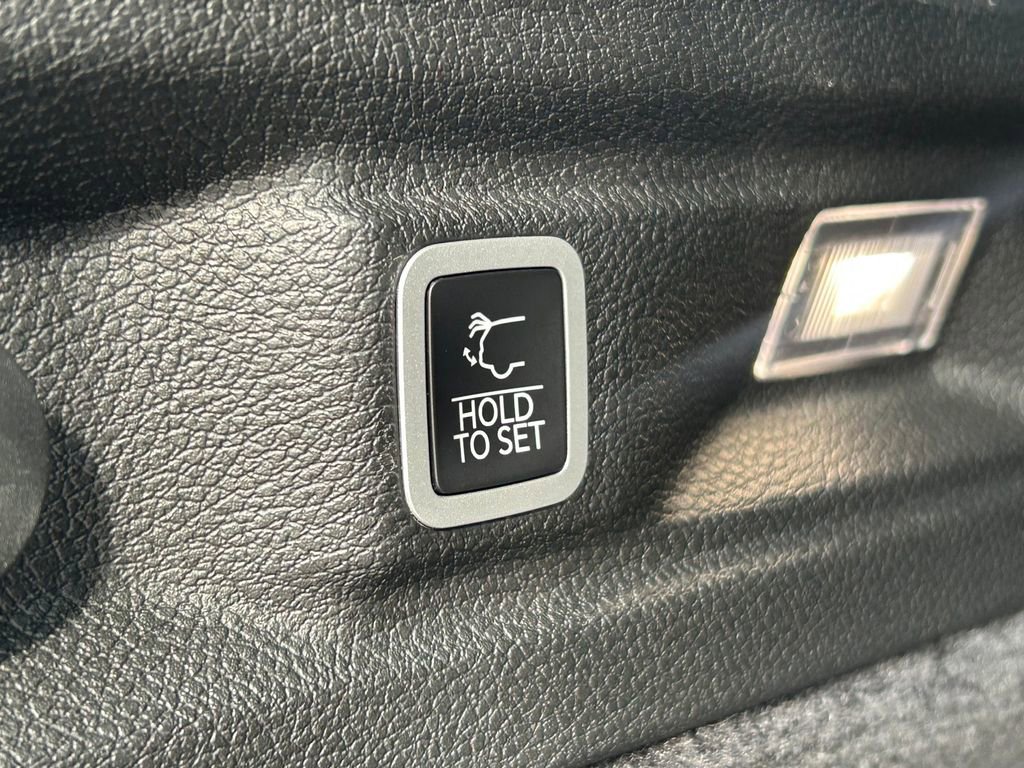 Used 2024 Jeep Grand Cherokee L Summit image 15