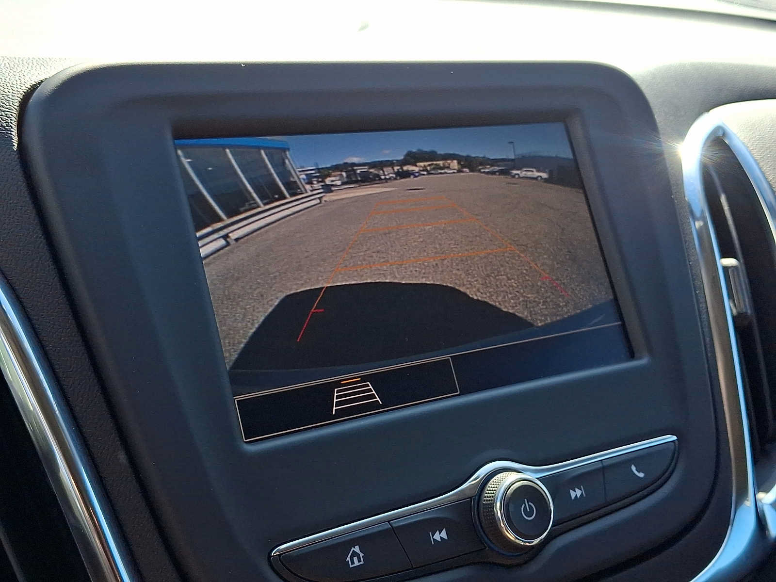 Certified 2024 Chevrolet Equinox LT FWD image 17