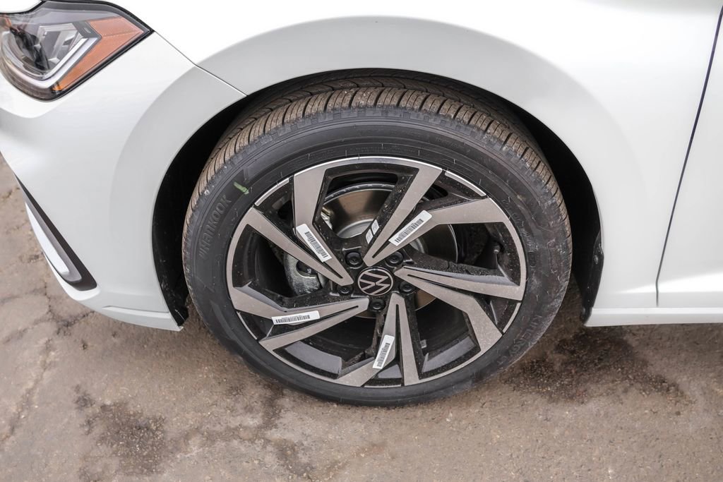 New 2026 Volkswagen Jetta SEL image 18