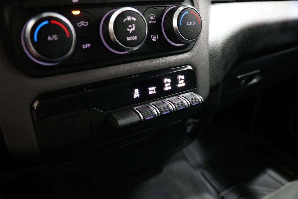 Used 2022 RAM 1500 Big Horn AWD/4WD image 32