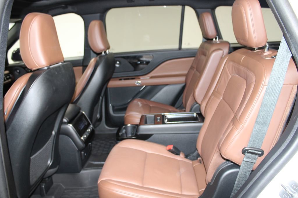 Used 2023 Lincoln Aviator Reserve w/ Equipment Group 201A image 24