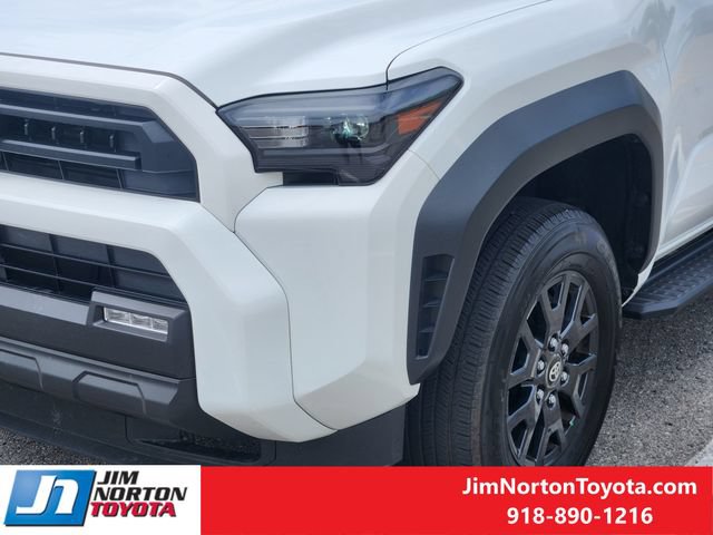 Used 2025 Toyota 4Runner SR5 AWD/4WD image 10