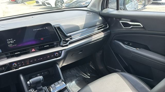Used 2025 Kia Sportage EX FWD image 15