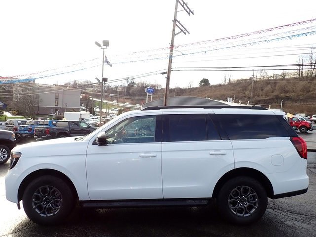 Used 2025 Ford Expedition Active image 2