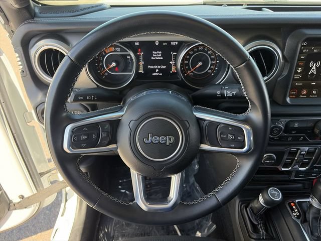 Used 2022 Jeep Gladiator Overland w/ Trailer Tow Package AWD/4WD image 24