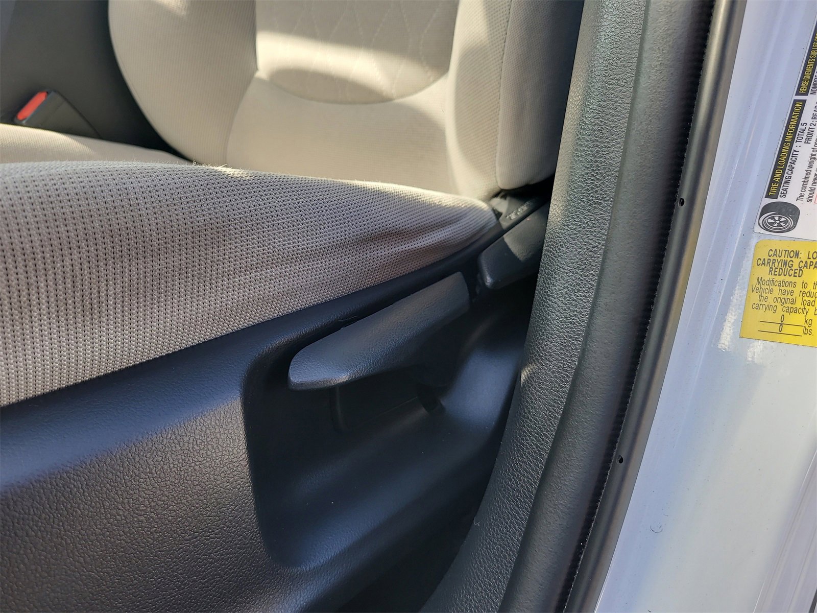 Used 2022 Toyota Corolla Cross LE image 19