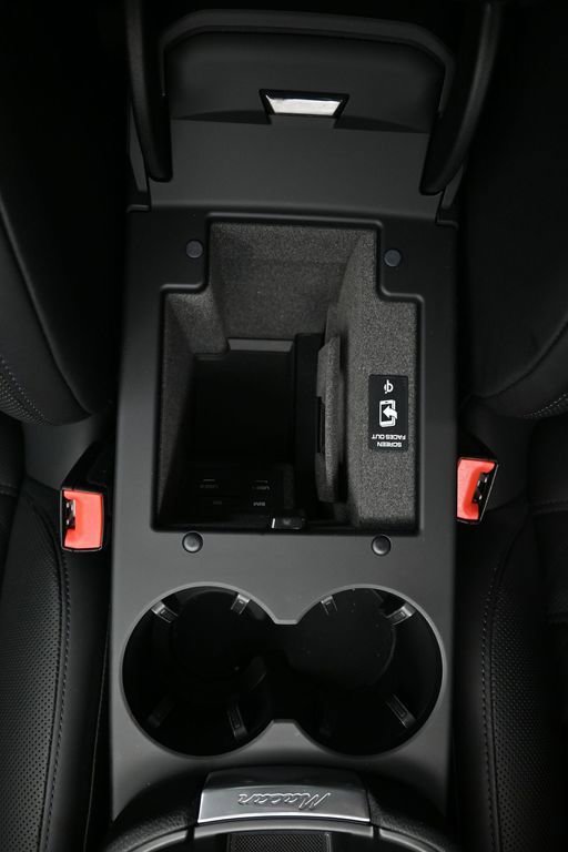 Certified 2026 Porsche Macan image 25