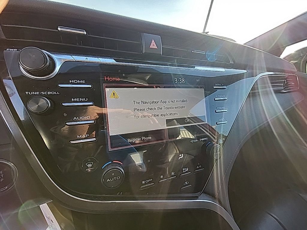 Used 2019 Toyota Camry XLE image 18