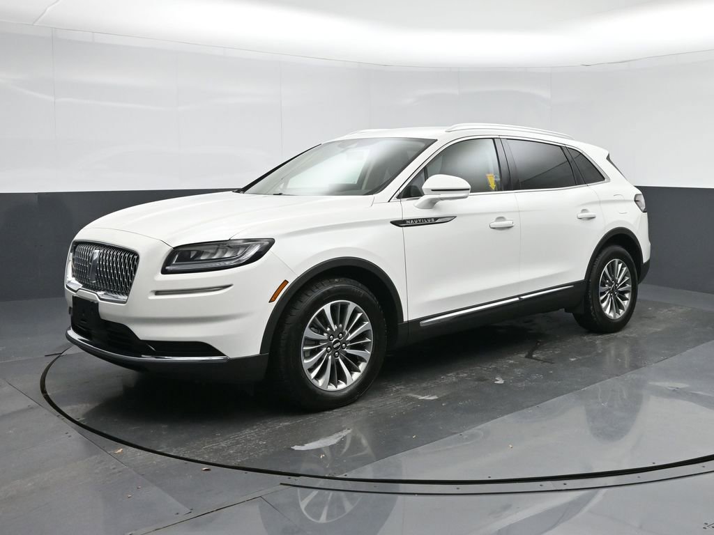 Used 2022 Lincoln Nautilus AWD w/ Premium Package image 3