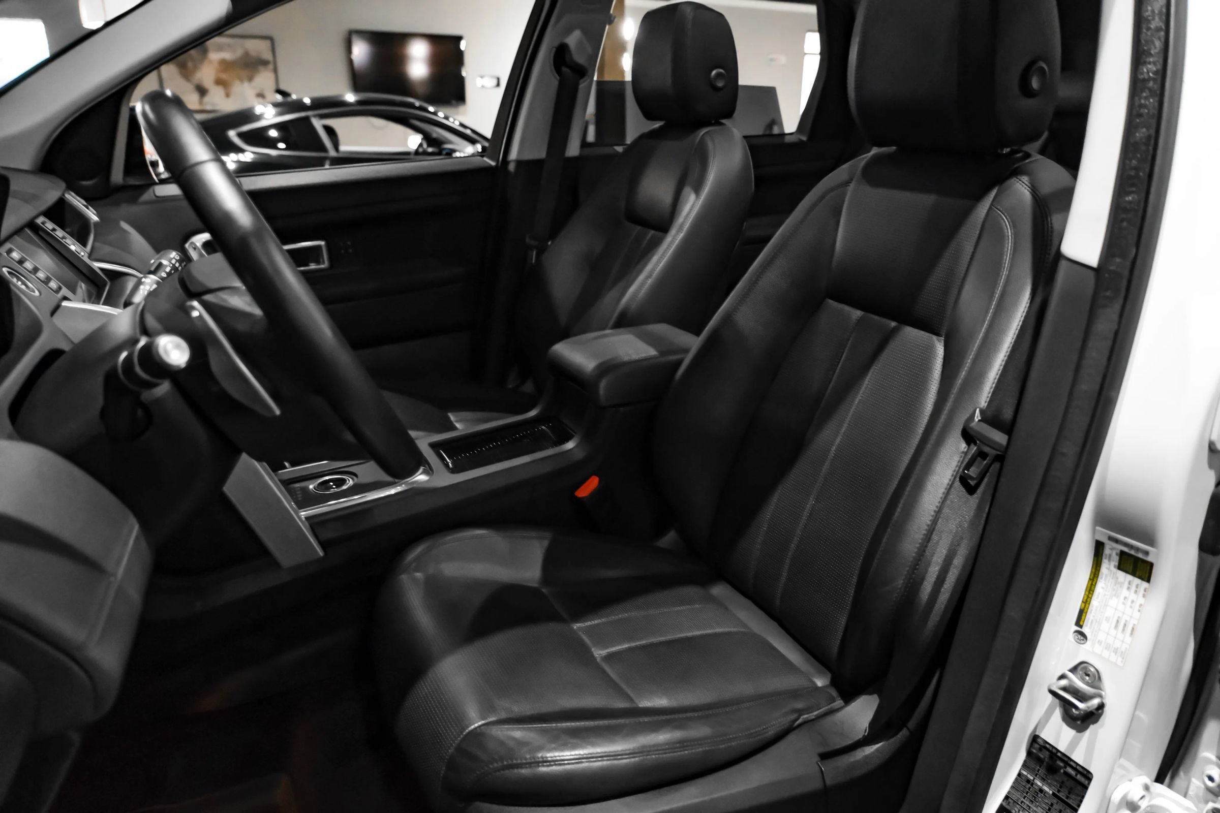 Used 2015 Land Rover Discovery Sport HSE AWD/4WD image 29