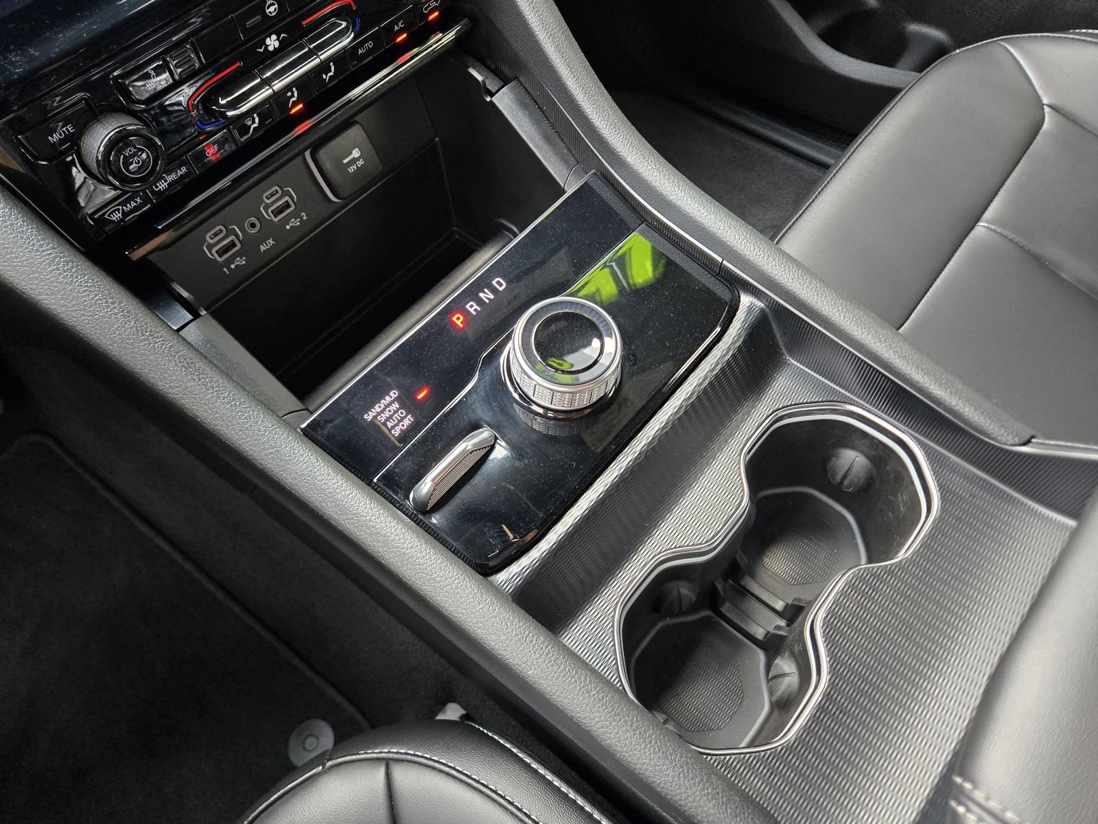 Used 2025 Jeep Grand Cherokee L Limited w/ Black Appearance Package image 16