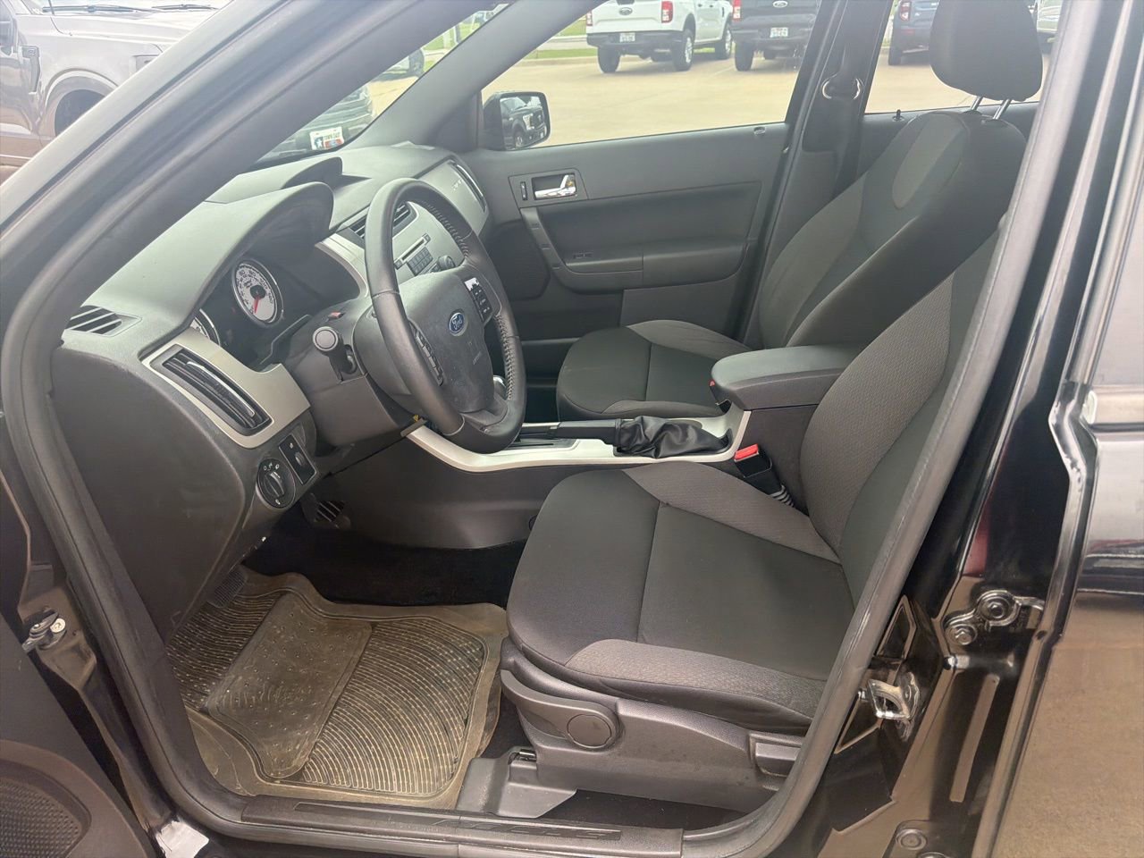 Used 2008 Ford Focus SE image 7