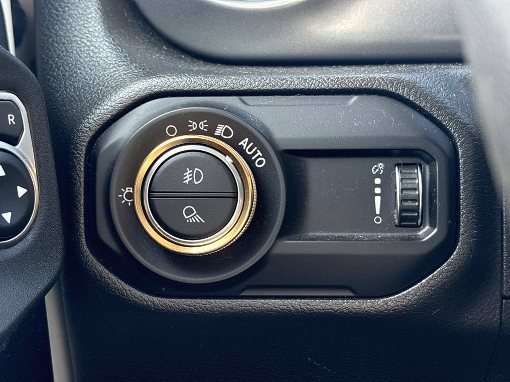 Used 2023 Jeep Gladiator Sport AWD/4WD image 28