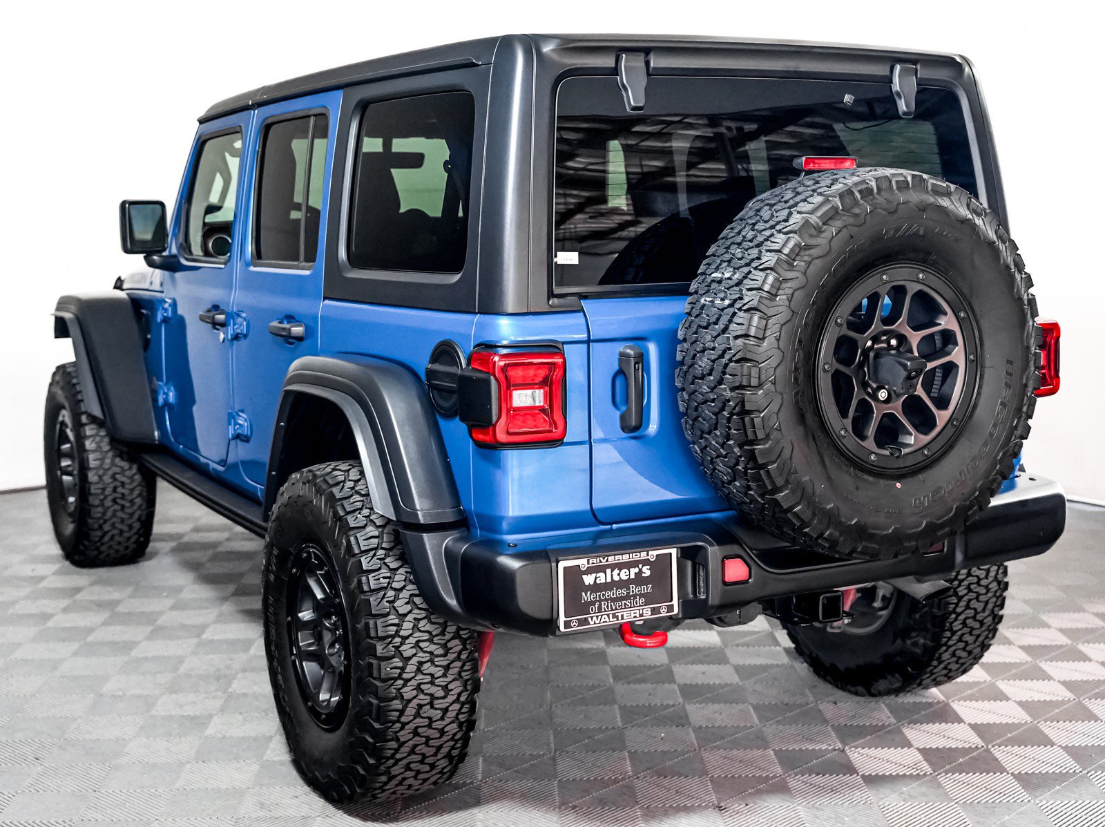 Used 2023 Jeep Wrangler Unlimited Rubicon w/ Xtreme 35 Tire Package AWD/4WD image 2