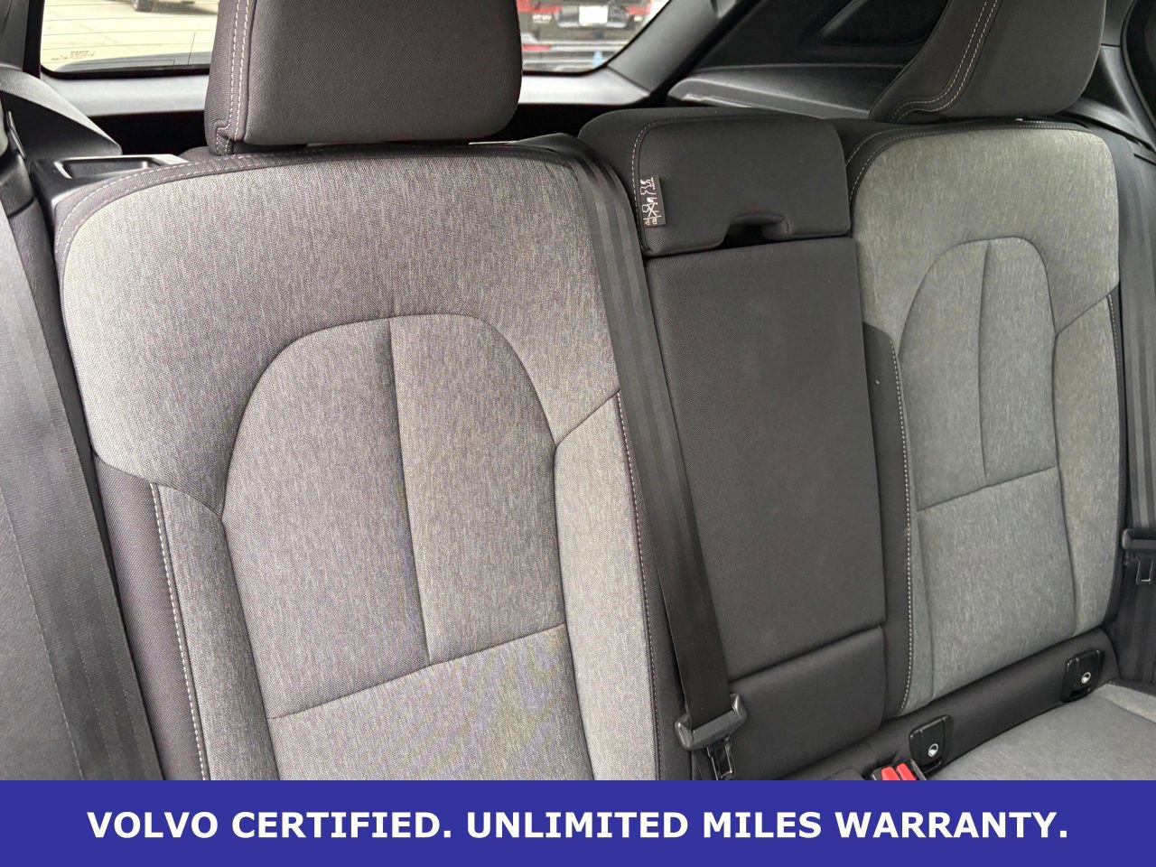 Certified 2025 Volvo XC40 B5 Core AWD/4WD image 33