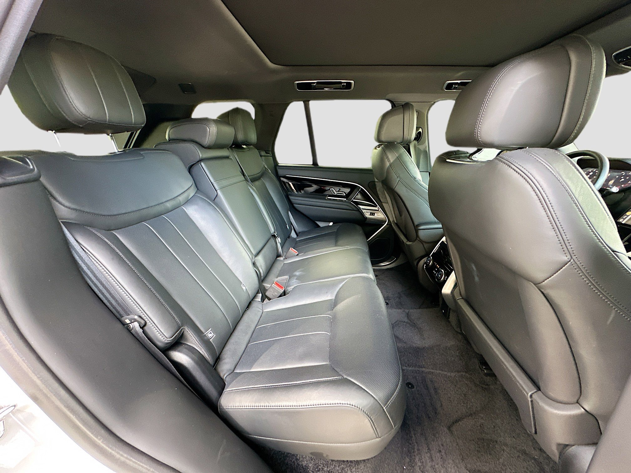 Used 2024 Land Rover Range Rover SE AWD/4WD image 28