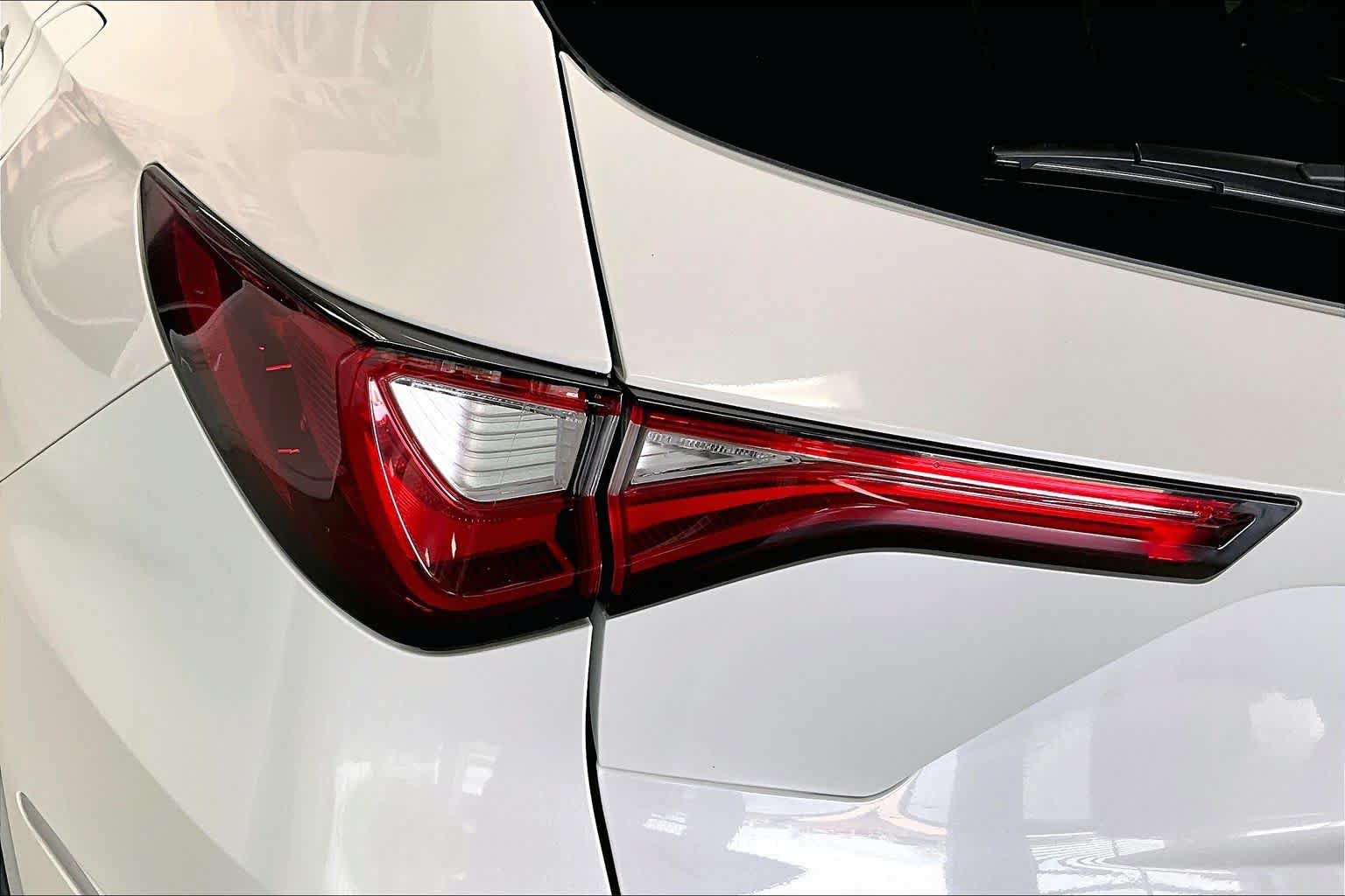 Used 2023 Acura MDX SH-AWD w/ Advance Package image 30