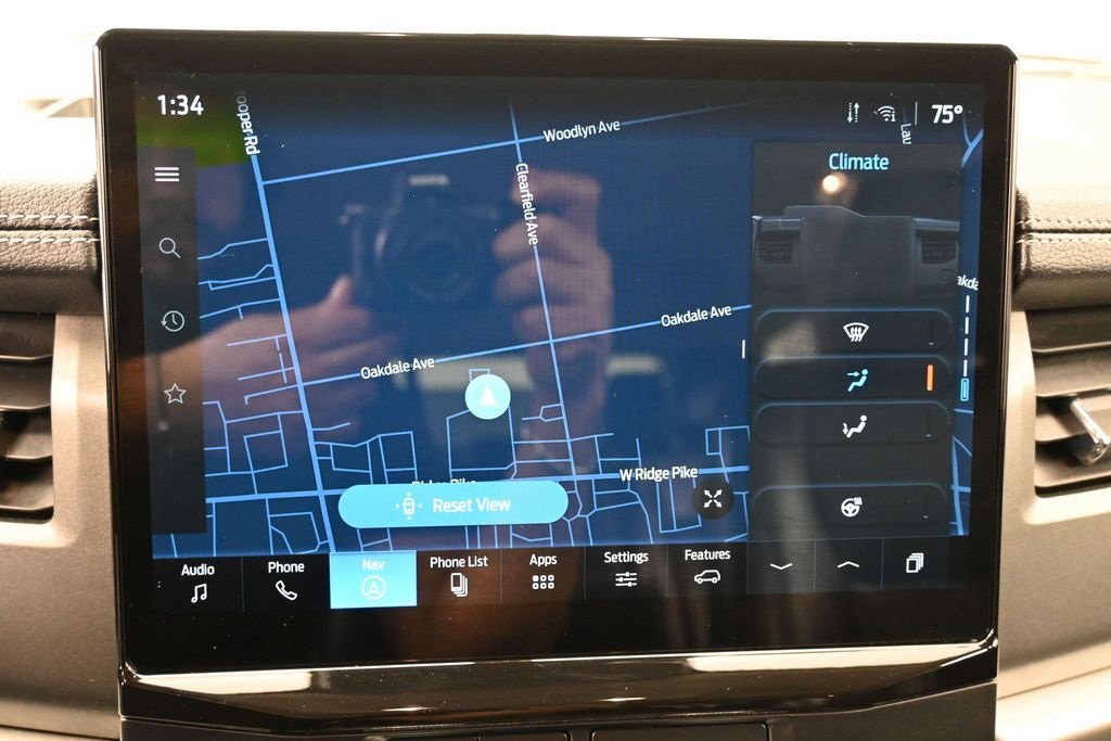 Used 2024 Ford Expedition XLT image 26