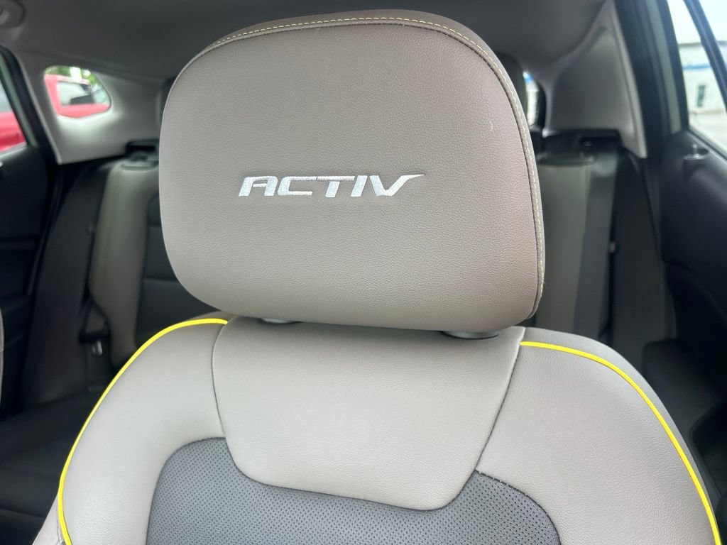 Certified 2024 Chevrolet Trax ACTIV FWD image 32