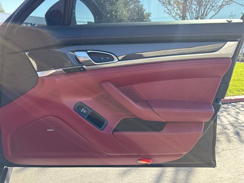 Used 2015 Porsche Panamera Turbo image 43