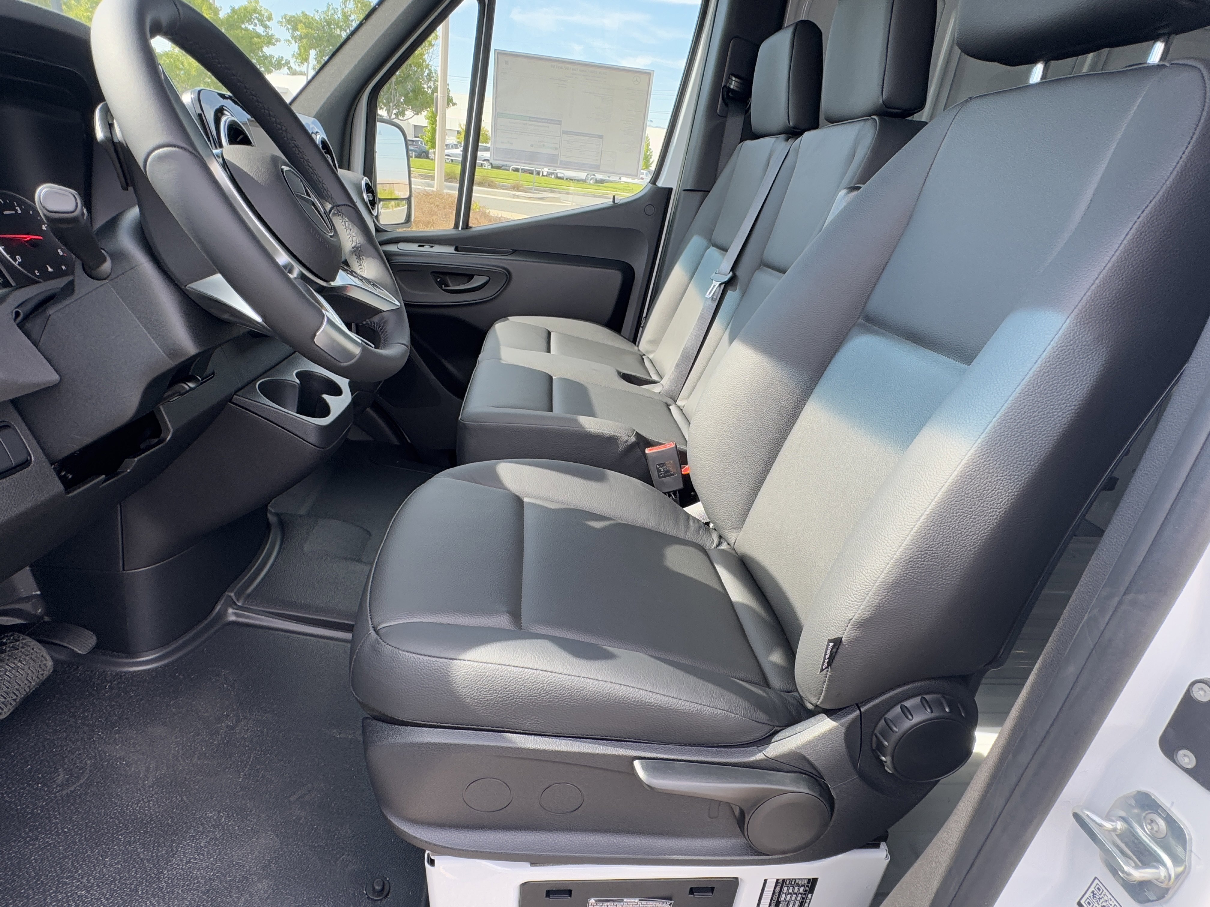 New 2025 Mercedes-Benz Sprinter 2500 image 24