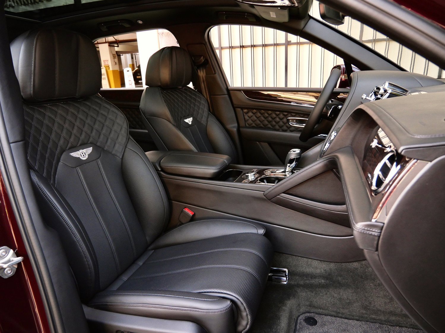 Used 2022 Bentley Bentayga V8 image 26