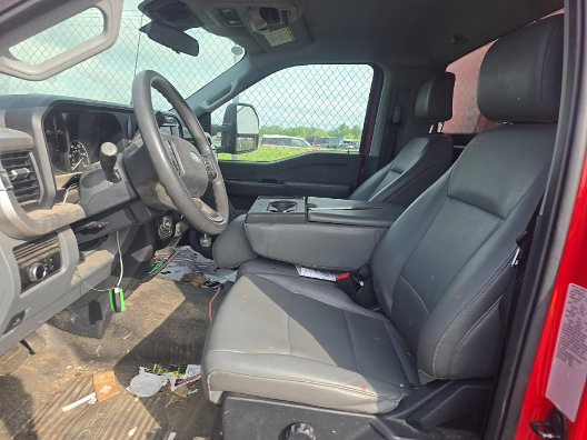 Used 2023 Ford F550 Luxury RWD image 5