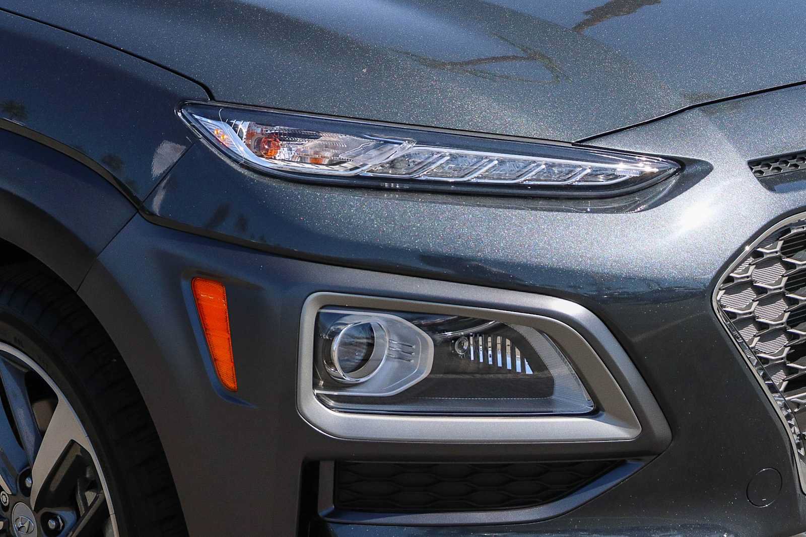 Used 2021 Hyundai Kona Limited w/ Cargo Package AWD/4WD image 4