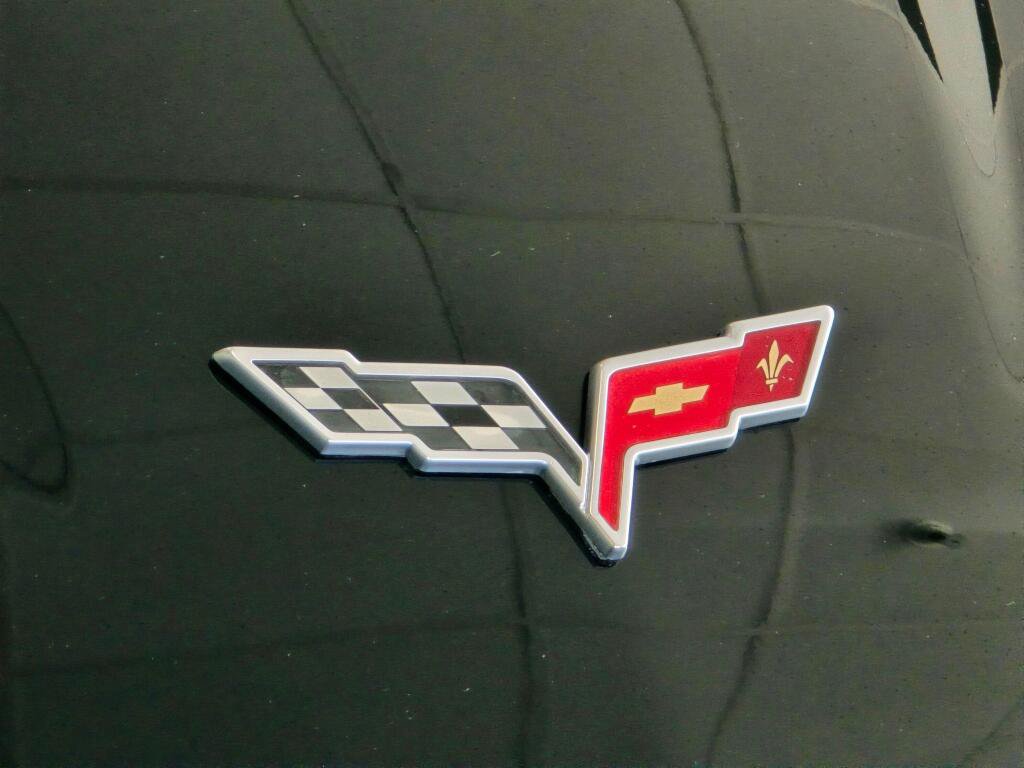 Used 2006 Chevrolet Corvette Coupe w/ Preferred Equipment Group RWD image 26