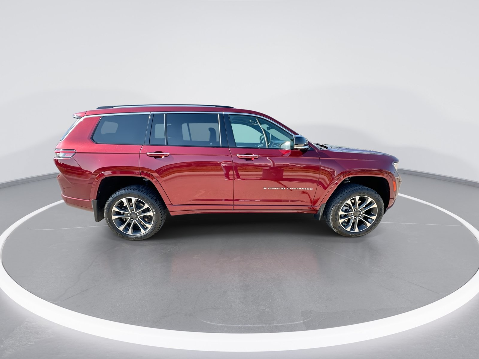 Used 2021 Jeep Grand Cherokee L Overland w/ Advanced Protech Group III AWD/4WD image 9