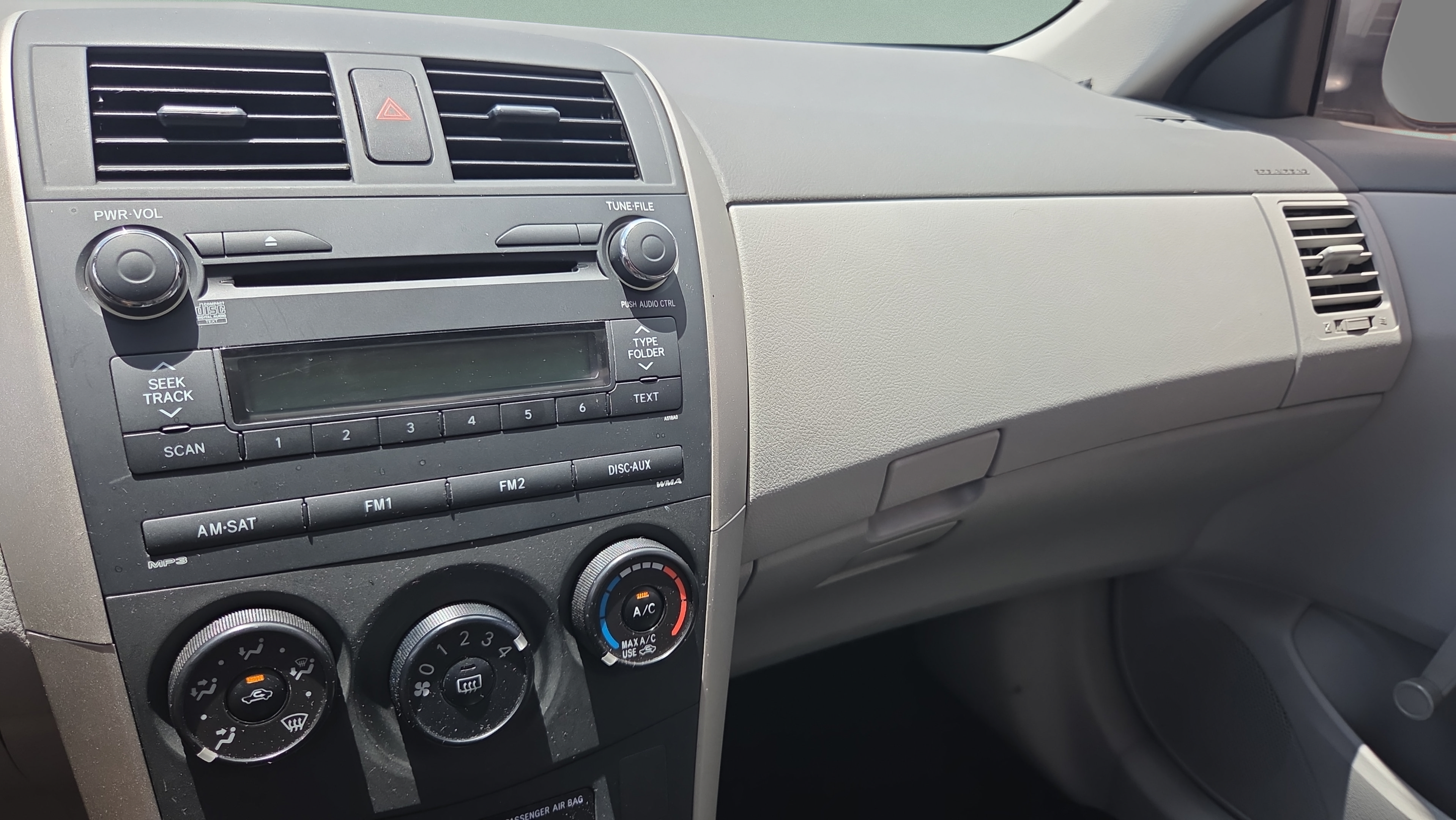 Used 2010 Toyota Corolla LE FWD image 24