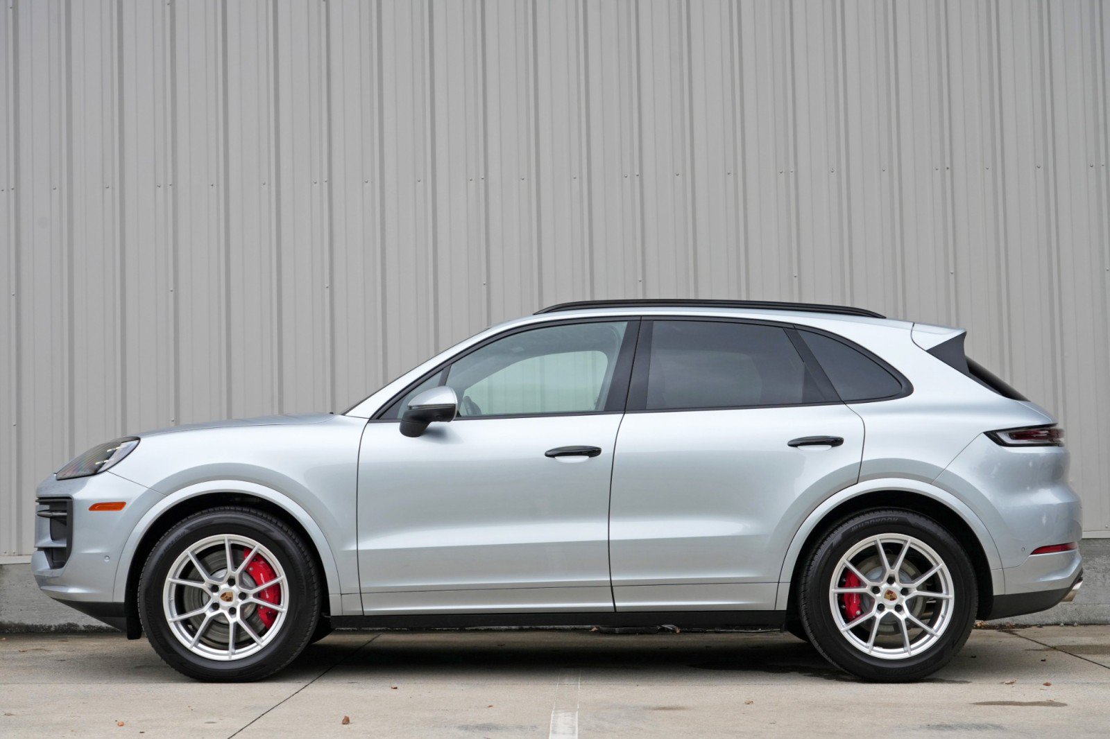 Used 2025 Porsche Cayenne S AWD/4WD image 9