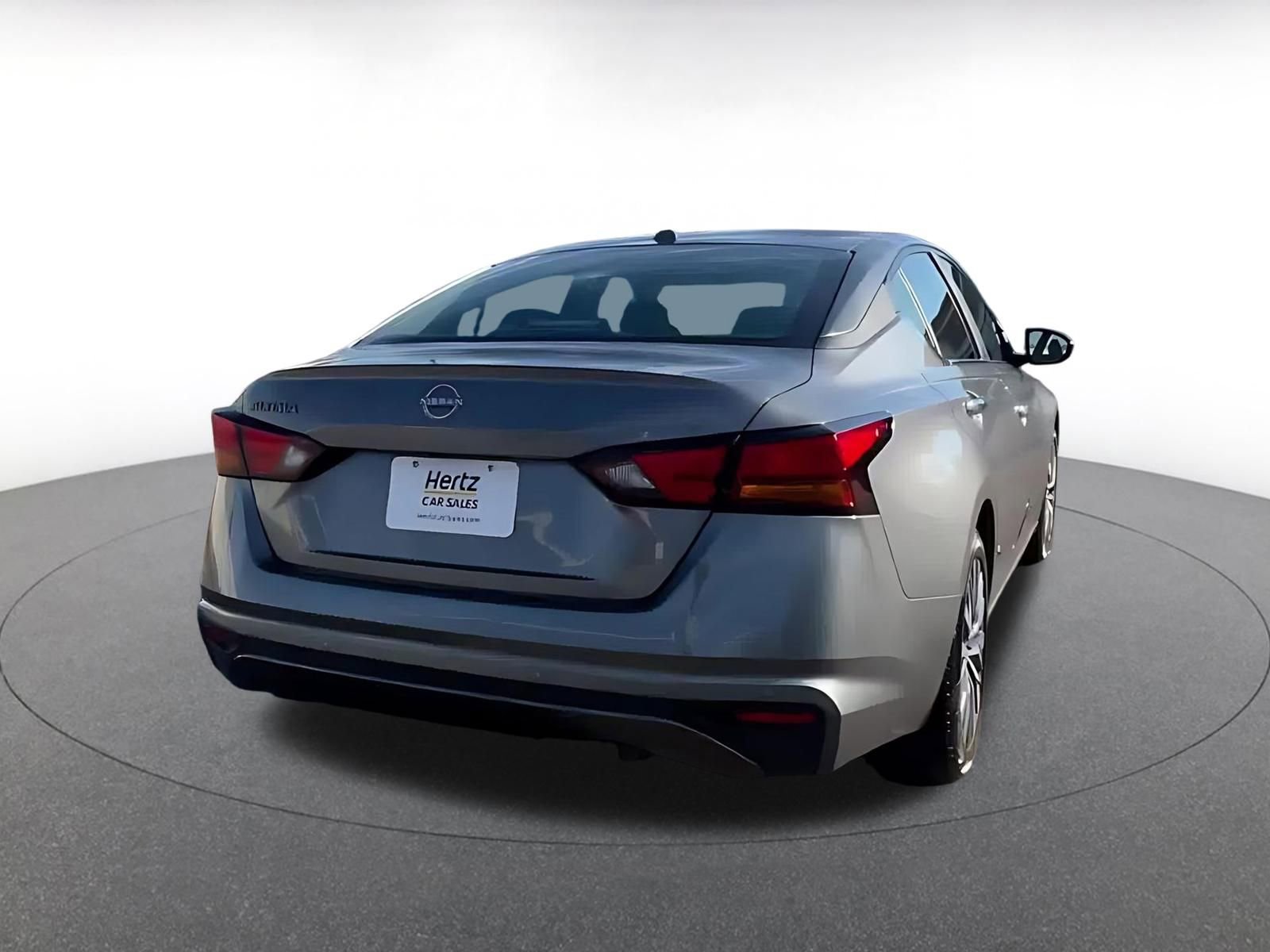 Used 2025 Nissan Altima 2.5 SV image 15