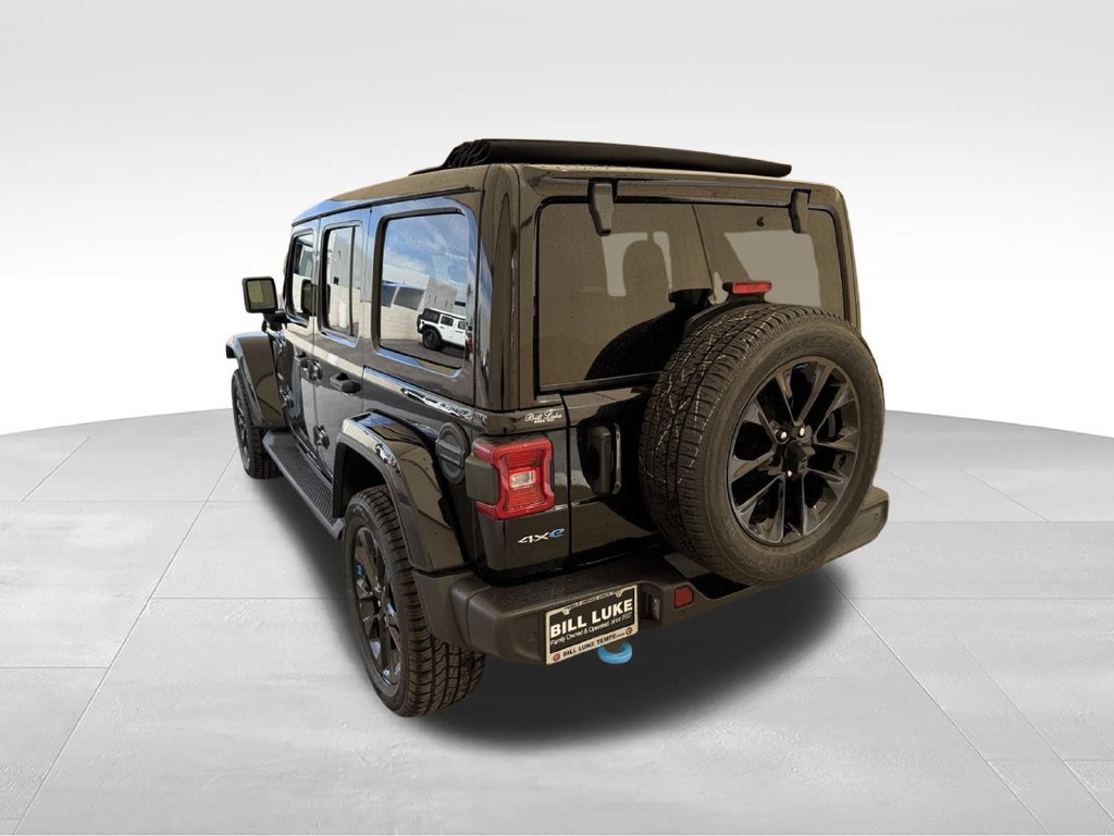 Used 2023 Jeep Wrangler Unlimited Sahara w/ Cold Weather Group AWD/4WD image 10