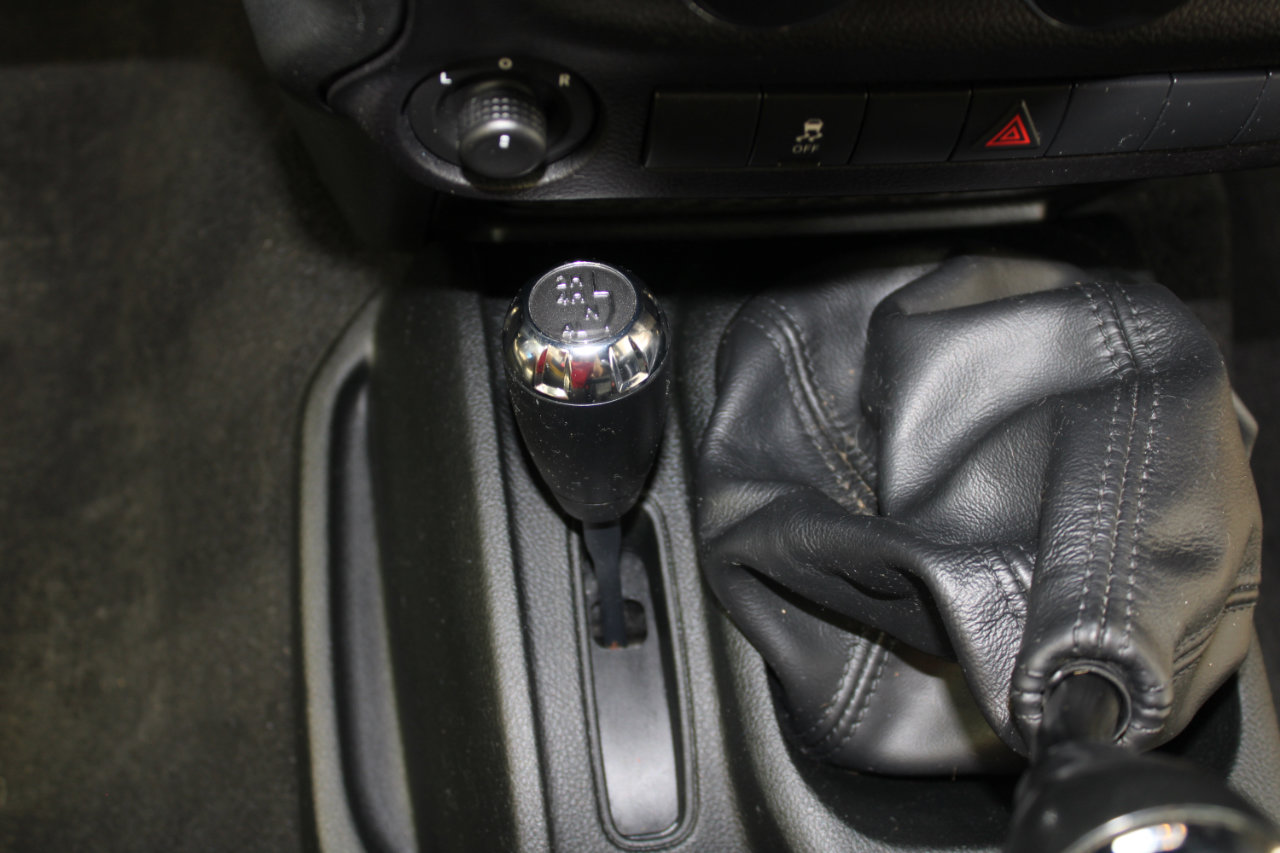 Used 2018 Jeep Wrangler Unlimited Sport S image 40