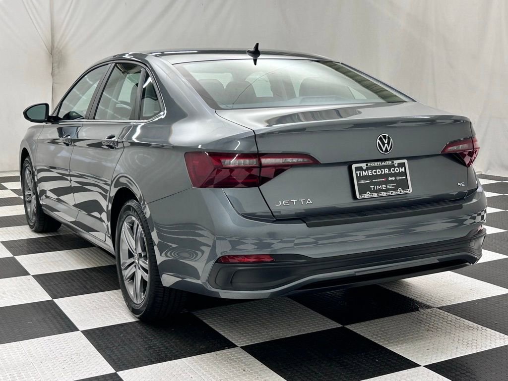 Used 2022 Volkswagen Jetta SE FWD image 5
