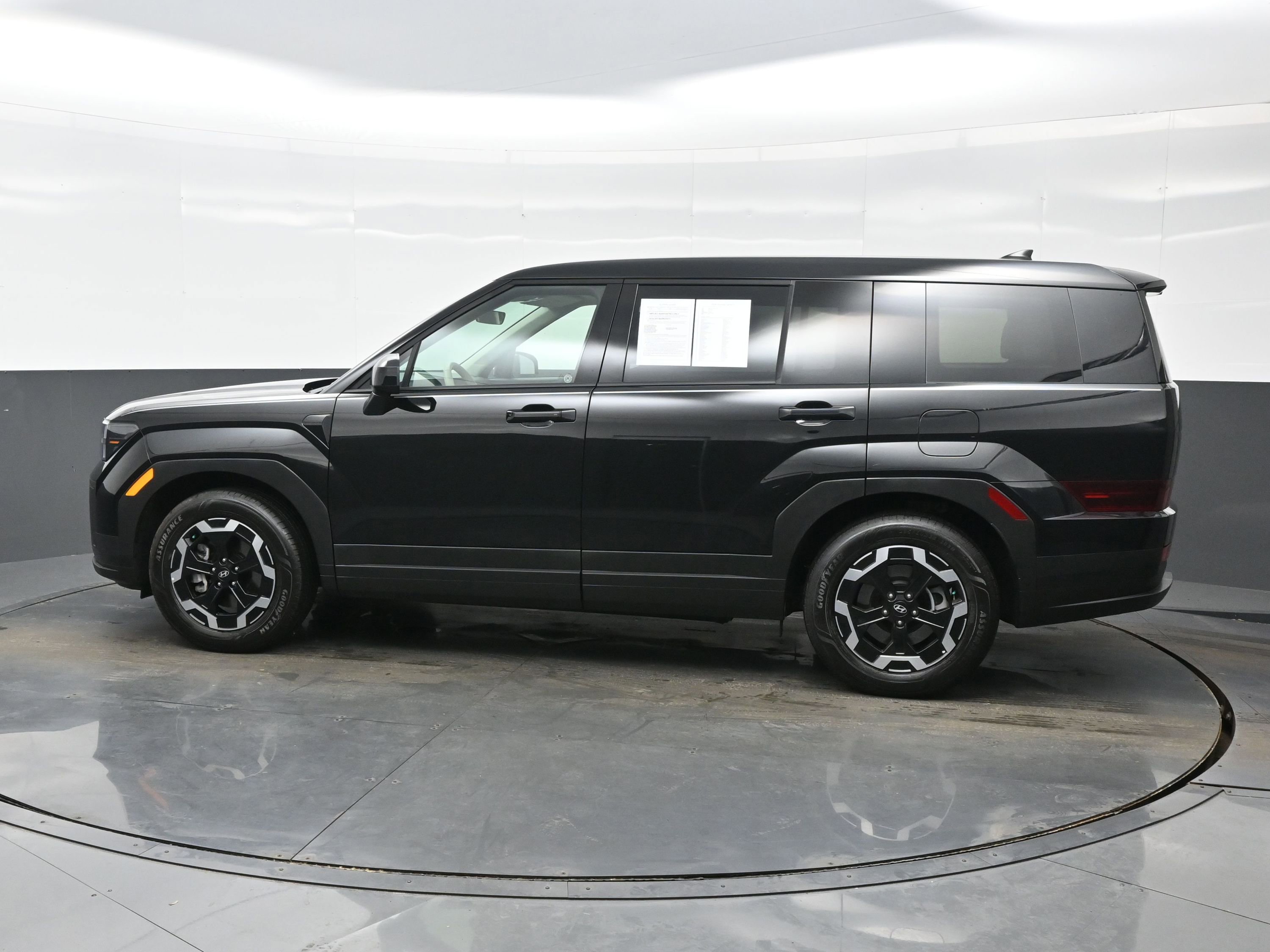 Certified 2026 Hyundai Santa Fe SE image 3