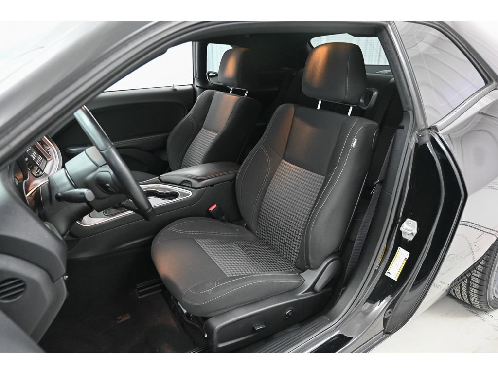 Used 2019 Dodge Challenger SXT w/ Blacktop Package image 21