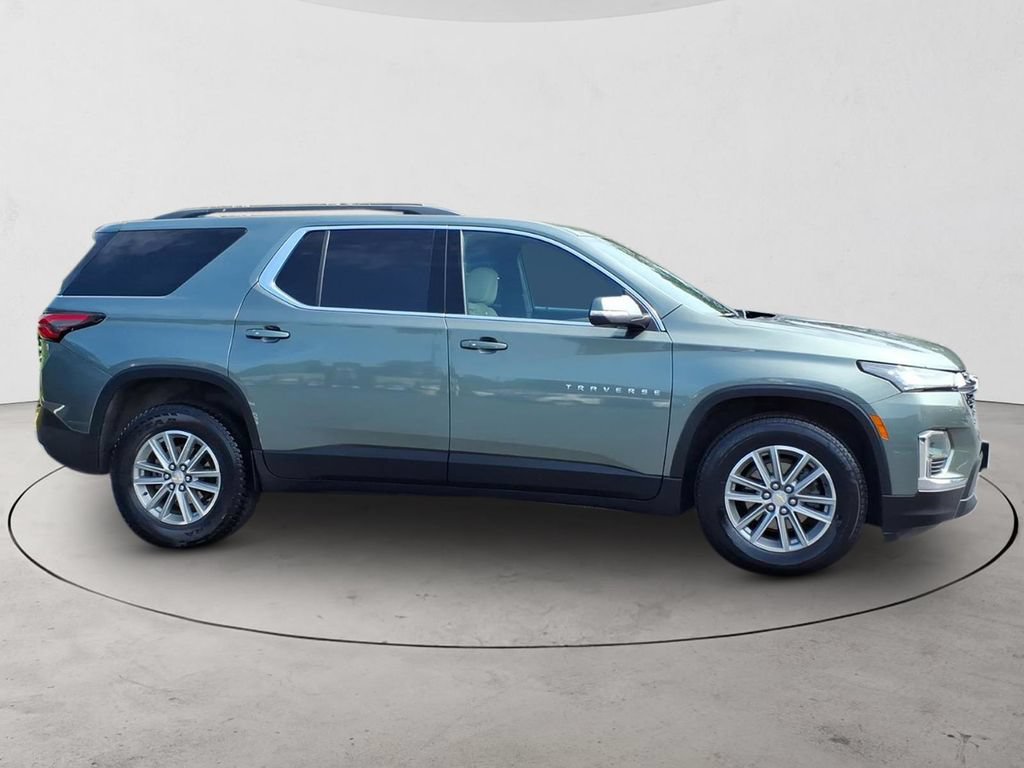 Used 2023 Chevrolet Traverse LT AWD/4WD image 4