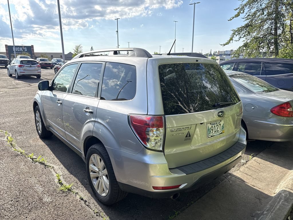 Used 2012 Subaru Forester 2.5X Limited AWD/4WD image 4
