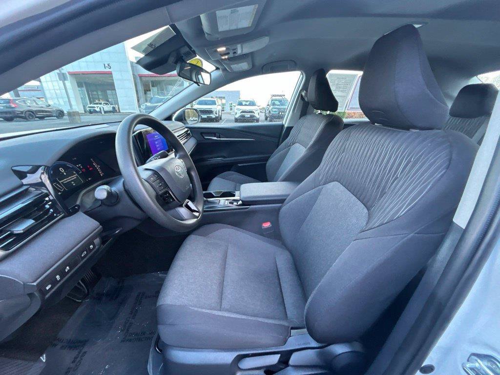 Used 2026 Toyota Camry LE FWD image 18
