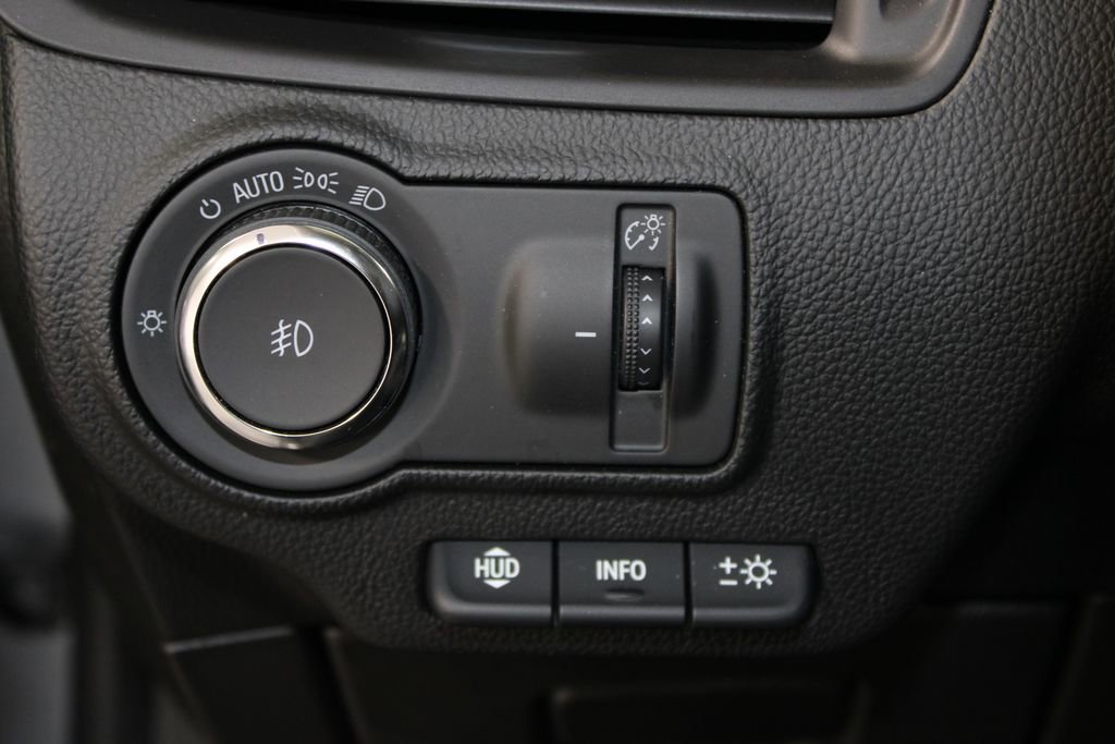 Used 2020 Buick Envision Premium w/ Driver Confidence Package image 40